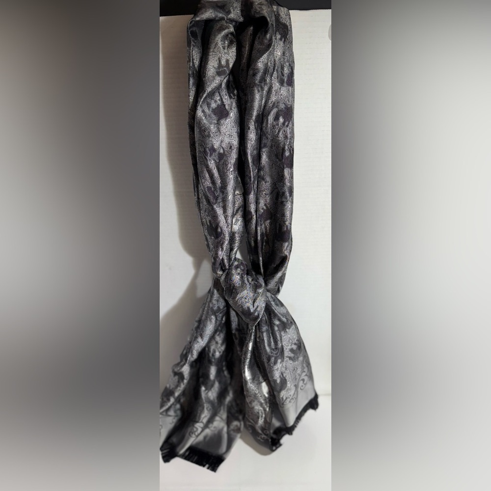 Elegant Elephant Patterned silk Scarf - Picture 2 of 6
